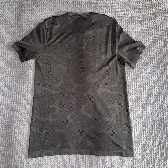 Gymshark Camo Gray Short Sleeve Tee - Picture 3 of 4